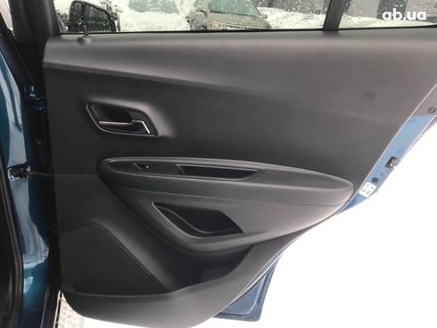 Chevrolet Trax 2019 синий - фото 12