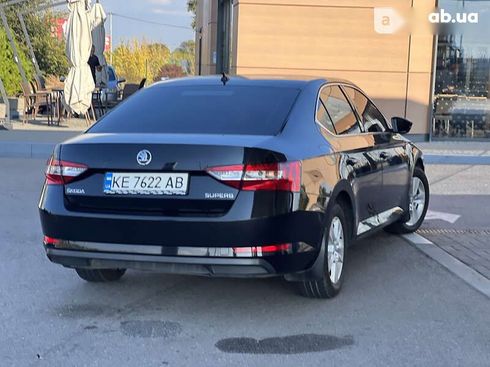 Skoda Superb 2015 - фото 6