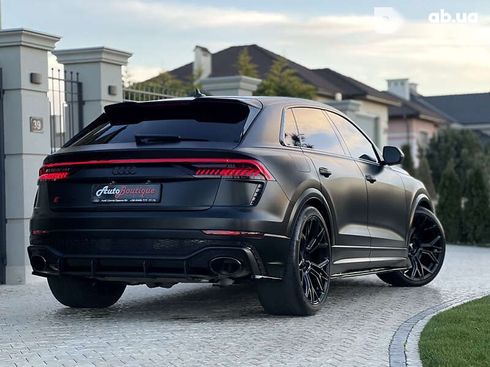Audi RS Q8 2021 - фото 22