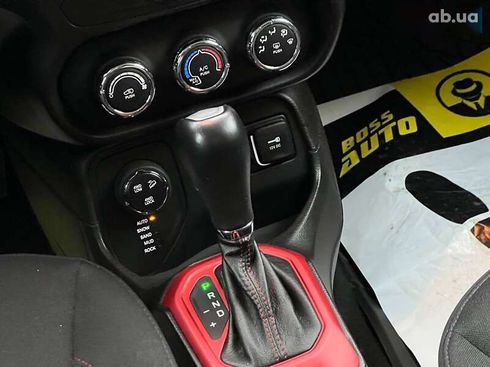 Jeep Renegade 2016 - фото 17