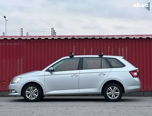 Skoda Fabia 2016 - фото 10