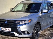 Продажа б/у Mitsubishi Outlander PHEV 2017 года - купить на Автобазаре