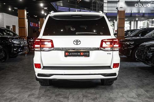 Toyota Land Cruiser 2017 - фото 30