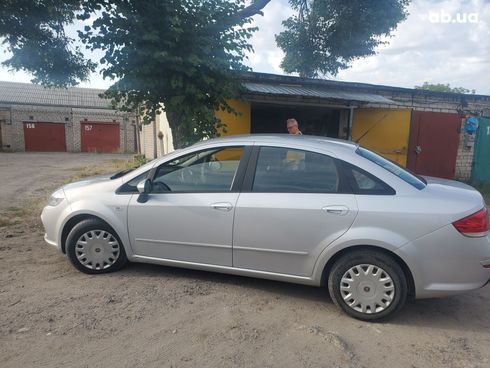 Fiat Linea 2013 серебристый - фото 10