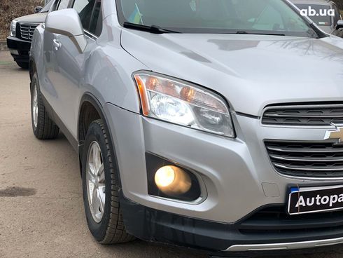 Chevrolet Trax 2016 серый - фото 37