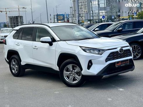 Toyota RAV4 2022 - фото 5