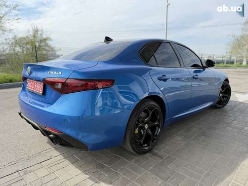 Alfa Romeo Giulia 2017 - фото 24