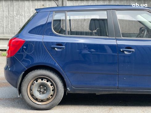 Skoda Fabia 2010 синий - фото 5