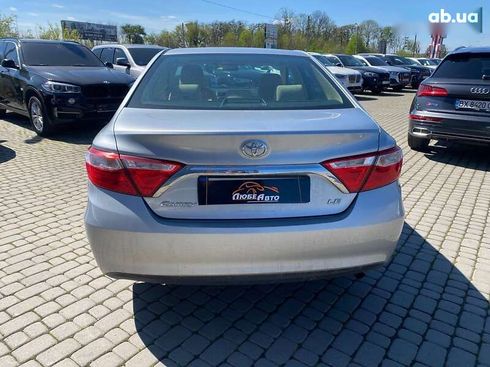 Toyota Camry 2017 - фото 6