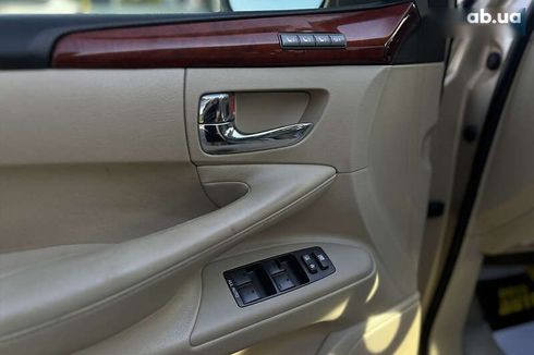 Lexus LX 2008 - фото 16