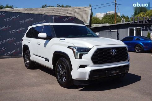 Toyota Sequoia 2023 - фото 3