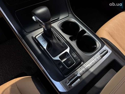 Kia Carnival 2021 - фото 16