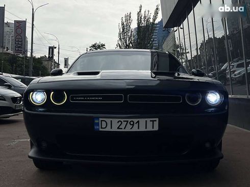 Dodge Challenger 2017 - фото 22