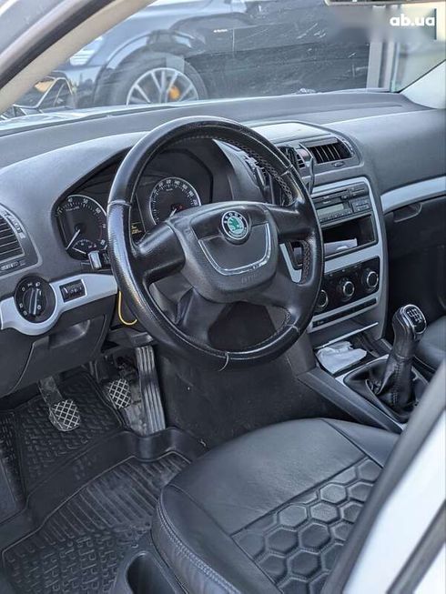 Skoda Octavia 2011 - фото 14