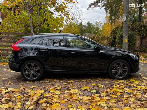 Volvo V40 2015 черный - фото 6