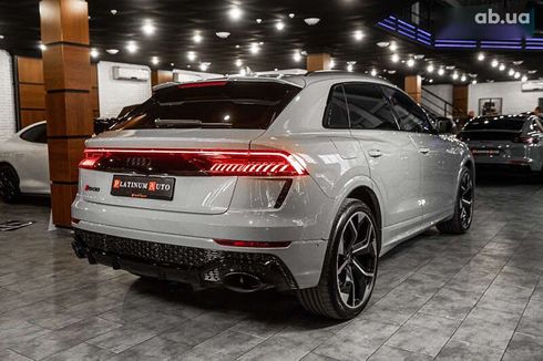 Audi RS Q8 2023 - фото 30