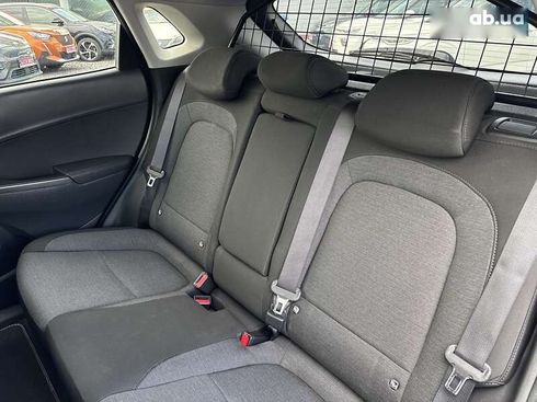 Hyundai Kona Electric 2021 - фото 17