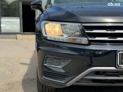 Volkswagen Tiguan 2019 черный - фото 11