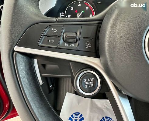Alfa Romeo Stelvio 2017 - фото 27