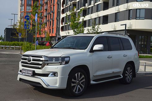 Toyota Land Cruiser 2016 белый - фото 2