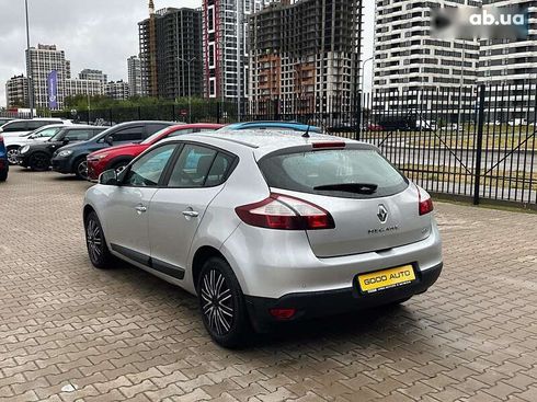 Renault Megane 2015 - фото 5