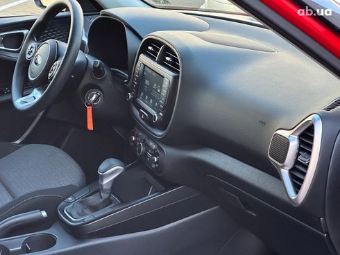 Kia Soul 2021 красный - фото 27