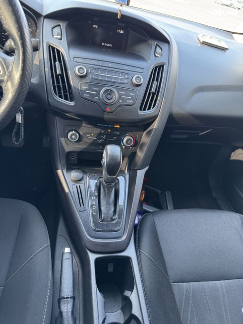 Ford Focus 2018 серебристый - фото 16