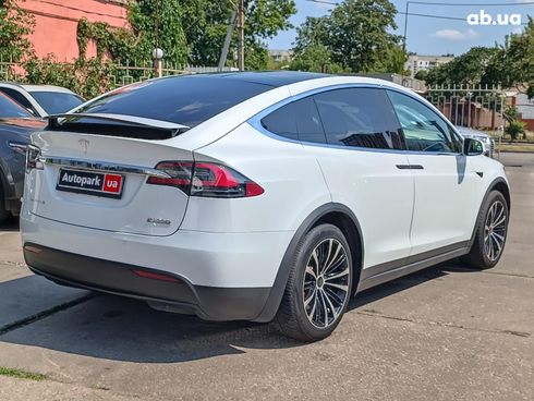 Tesla Model X 2018 белый - фото 12