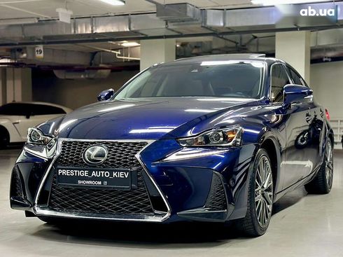 Lexus IS 2017 - фото 15