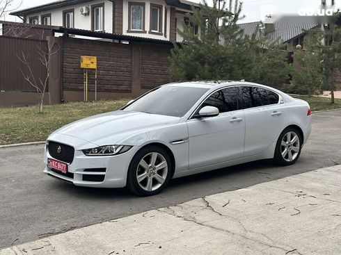 Jaguar XE 2016 - фото 8