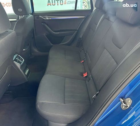 Skoda Octavia 2018 - фото 12