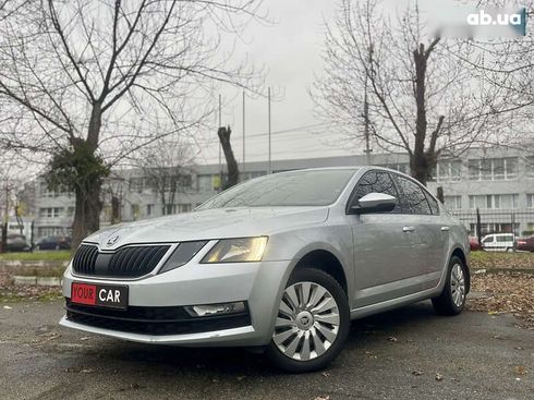 Skoda Octavia 2017 - фото 9