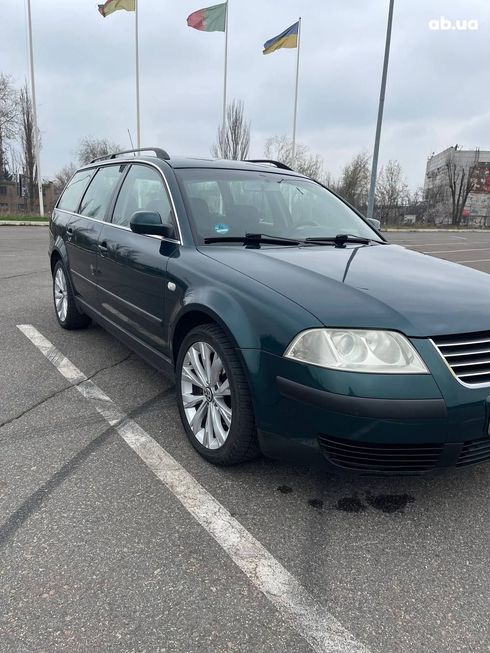 Volkswagen Passat 2001 зеленый - фото 4