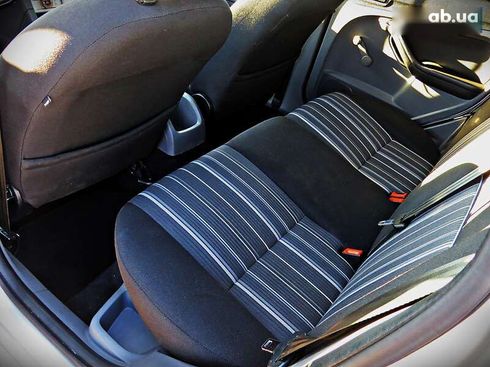 Ford Focus 2010 - фото 13