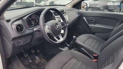 Renault Sandero 2020 - фото 15