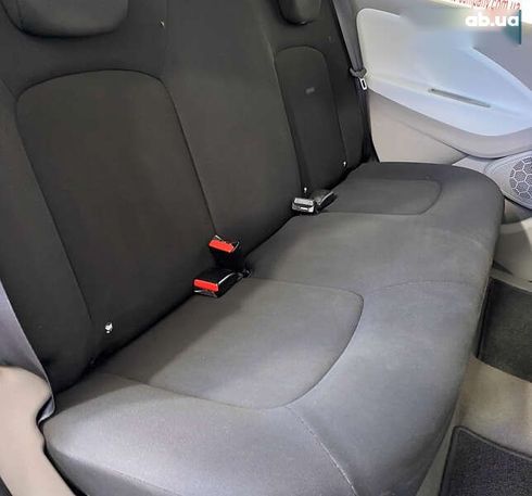 Renault Zoe 2018 - фото 20