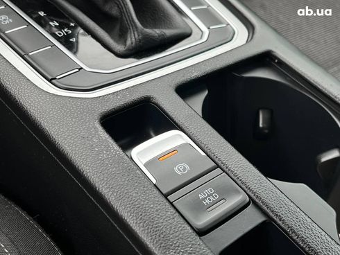 Volkswagen passat b8 2017 белый - фото 30