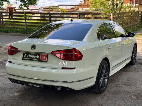 Volkswagen passat b7 2016 белый - фото 4