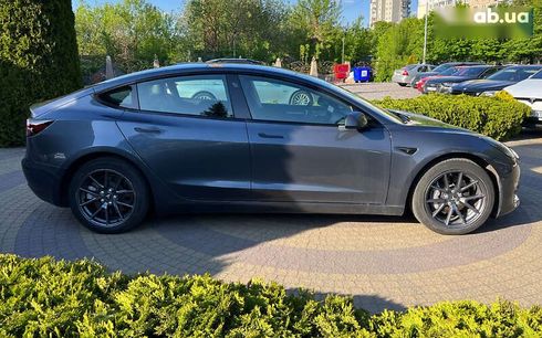 Tesla Model 3 2022 - фото 8