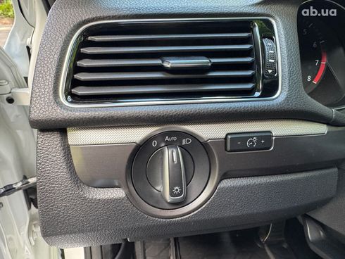 Volkswagen passat b7 2016 белый - фото 28