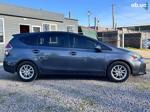 Toyota Prius V 2015 - фото 4