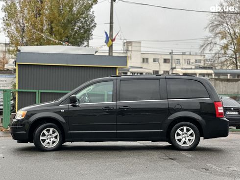 Chrysler Voyager 2010 черный - фото 8