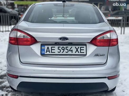 Ford Fiesta 2016 - фото 4
