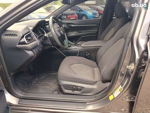 Toyota Camry 2019 - фото 11