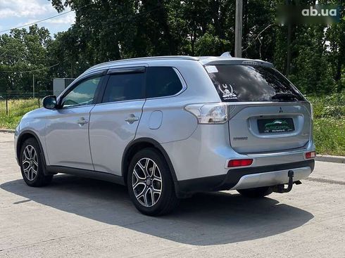 Mitsubishi Outlander 2014 - фото 5