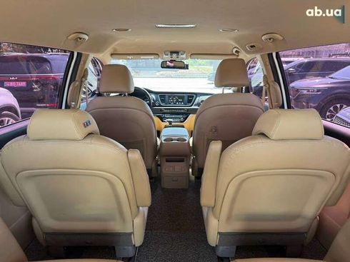 Kia Carnival 2019 - фото 24