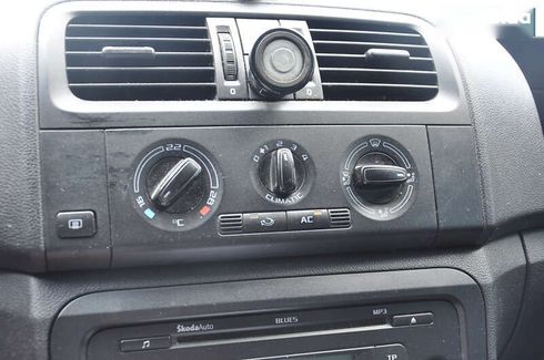 Skoda Fabia 2010 - фото 27