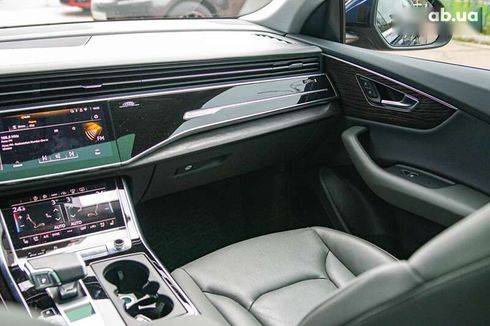 Audi Q8 2021 - фото 23