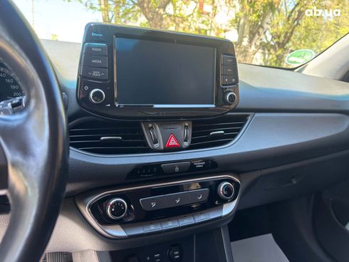 Hyundai i30 2017 белый - фото 20