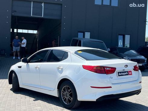 Kia K5 2014 белый - фото 10
